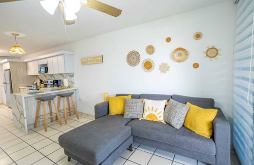Palmas Villa | La Casita. Charming Family Villa just steps from the beach. Full/AC and Wifi.