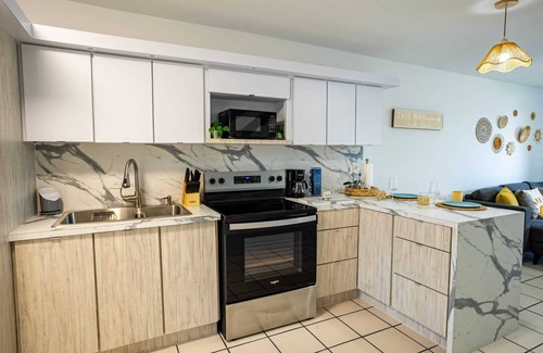 Palmas Villa | La Casita. Charming Family Villa just steps from the beach. Full/AC and Wifi.