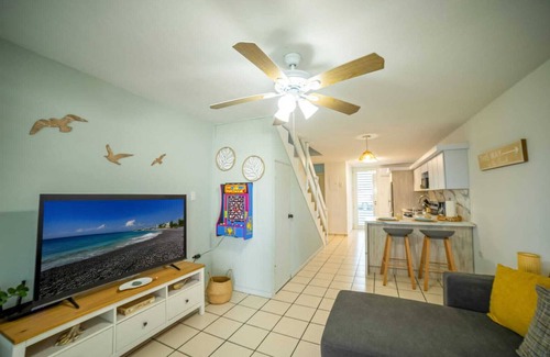 Palmas Villa | La Casita. Charming Family Villa just steps from the beach. Full/AC and Wifi.