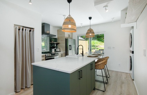 Saugerties House | La Casita: Modern Saugerties Getaway