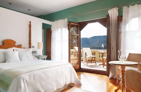 Villabajo Hotel | La Casona del Viajante - Adults Only