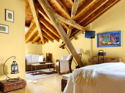 Villabajo Hotel | La Casona del Viajante - Adults Only