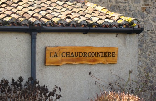 Bressuire Cottage | La Chaudronnière, 8/10 seater gîte near Puy du Fou