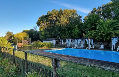 Saint-Just-Luzac House | La Chaumiere 1 bedroom gite