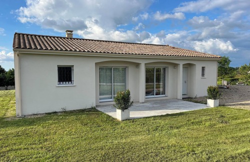 Brie-sous-Barbezieux House | La Chouette: new house, ideal for family vacations! Soothing view