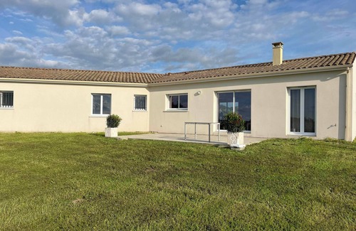 Brie-sous-Barbezieux House | La Chouette: new house, ideal for family vacations! Soothing view