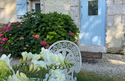 Saint-Romain Apartment | LA COLLINE DE TILLEUL - apartment with swimming pool near Aubeterre, TRANQUILITY