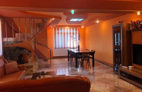 Bumbesti-Jiu Bed & Breakfast | La Conac Complex Deluxe Targu-Jiu