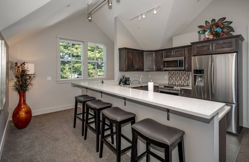 La Conner Apartment | La Conner, Tillinghast Residence E #401