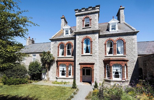 St Ouen Bed & Breakfast | La Croix Guest House AA 4 gold star rated a beautiful grade 2 listed farmhouse