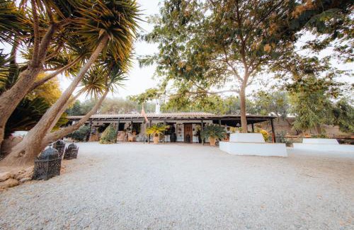 La Zubia House | LA CUADRA, Finca a los pies de Sierra Nevada, a 10 minutos del centro, Piscina, Jardín, Barbacoa