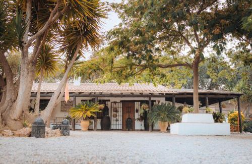 La Zubia House | LA CUADRA, Finca a los pies de Sierra Nevada, a 10 minutos del centro, Piscina, Jardín, Barbacoa