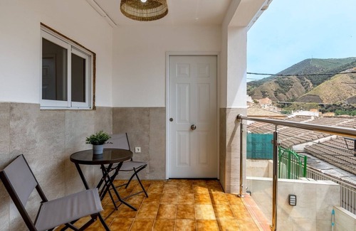 Cenes de la Vega Villa | La Cueva de la Abuela Cenes de la Vega by Ruralidays