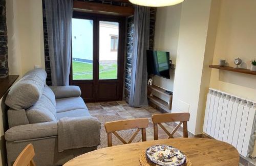 Campos y Salave Apartment | La Curtía del Neto