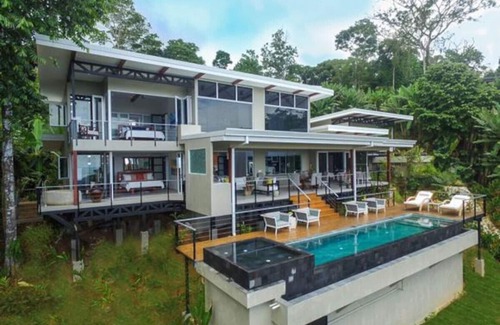 Ballena House | La Experiencia CR - · OCEAN VIEW PRIVATE BEACH ACCESS AND 2 POOLS WE HAVE IT ALL