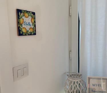 Marina Piccola Apartment | La Finestra sui Faraglioni