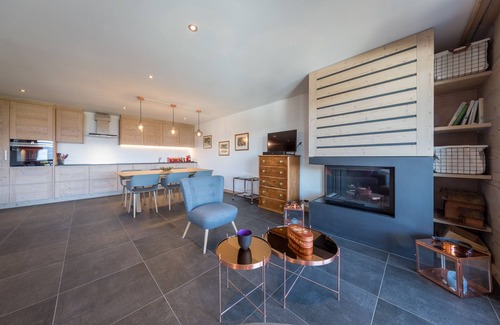 Saint-Pierre-de-Clages Apartment | La Forêt 5 - Spa access
