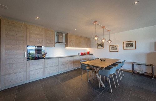 Saint-Pierre-de-Clages Apartment | La Forêt 5 - Spa access