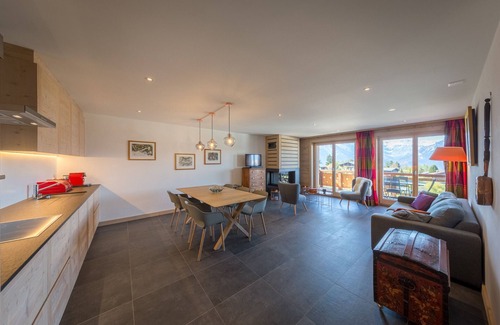 Saint-Pierre-de-Clages Apartment | La Forêt 5 - Spa access