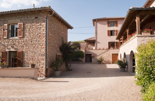 Vergisson Apartment | La Forge - Apartment private terrace, overlooking the pool and Roche de Solutré