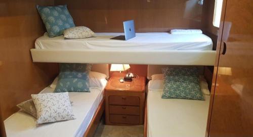 Succhivo Boat Rental | La Giorgia Boat