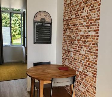 Saintes Apartment | La Grelauderie 8
