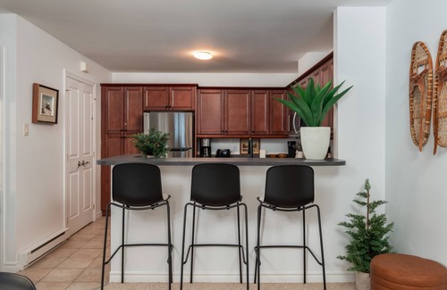Saint-Faustin-Lac-Carre Condo | La Halte MB2 – Mont Blanc and Autumn Colors