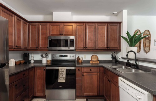 Saint-Faustin-Lac-Carre Condo | La Halte MB2 – Mont Blanc and Autumn Colors