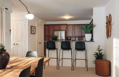 Saint-Faustin-Lac-Carre Condo | La Halte MB2 – Mont Blanc and Autumn Colors