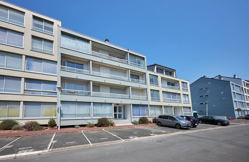 Courseulles-sur-Mer Apartment | La Longue Vue - Appt face à la mer