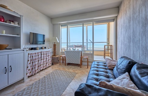 Courseulles-sur-Mer Apartment | La Longue Vue - Appt face à la mer