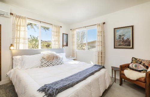 Panorama Heights House | La Luna Azul - Privacy in the Boulders with Hot Tub & Fire Pit home