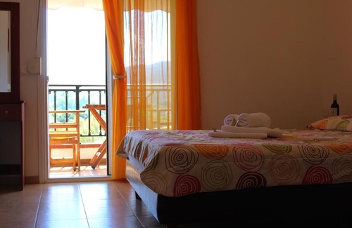 Neos Marmaras Apartment | La Luna Studios