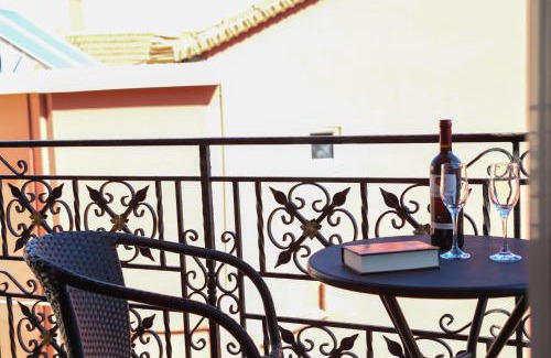 Peroulades Apartment | La Maison Au Village