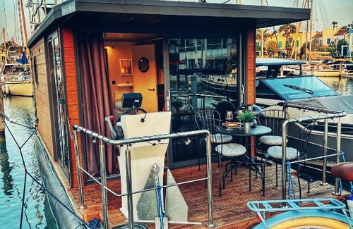 Sotogrande Boat Rental | La Maison Bateau Sotogrande