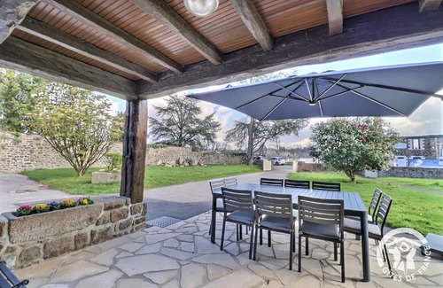 Saint-Symphorien House | La maison camelia