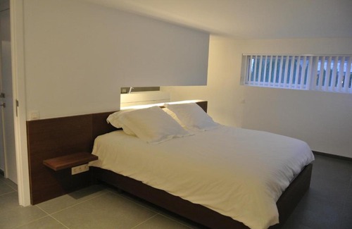 Erpent Apartment | La Maison Contemporaine