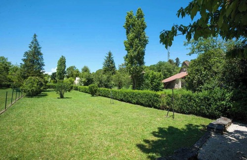 Curtil-sous-Burnand House | La Maison des Vacances