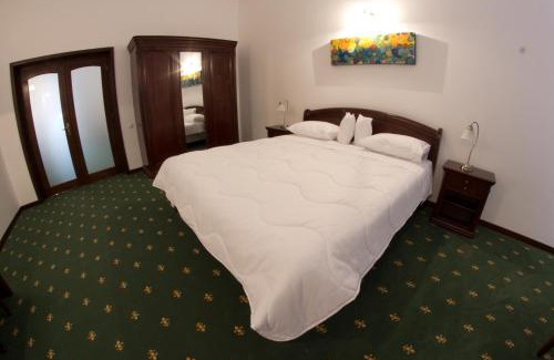 Alba Iulia Hotel | La Maison de Caroline