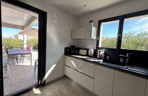 Lezignan-Corbieres House | La Maison Laurier, La Maison Laurier