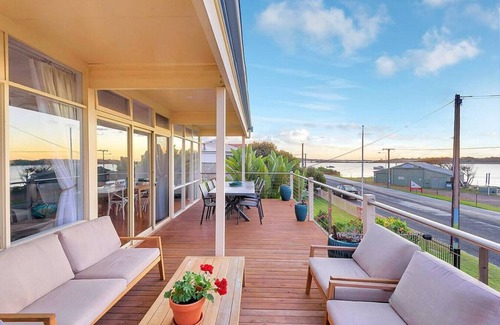 Goolwa South House | "La Maison Tranquille" Deluxe Riverfront Retreat