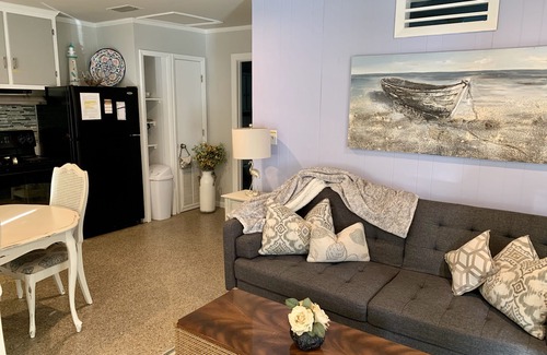 Kiska Beach Cottage | La Maria - Sunnyside Breeze Cottage/Walking Distance to Laguna Beach