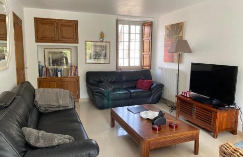 Cerisy-la-Foret House | La Maringote