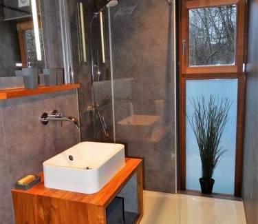 Chodes House | La mignonne des fagnes