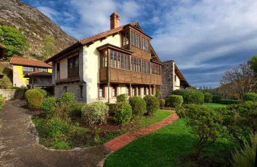 Puente Nuevo Hotel | La Montaña Mágica Hotel Rural