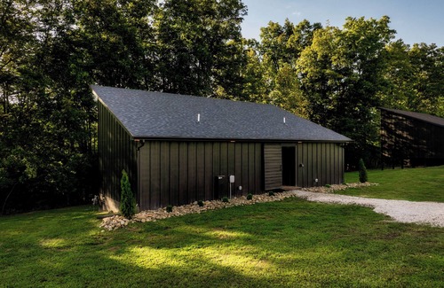 Wartburg Ski Chalet | La Notte Modern Black Chalet
