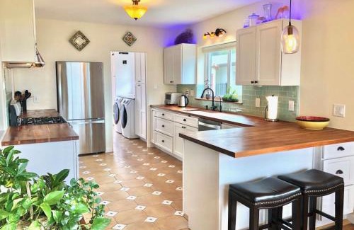 Whittier House | La'Oasis with views, 2000 sqft house, large yard