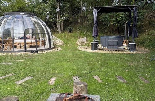 Contigny House | La parenthèse enchantée: Unusual night, romantic bubbles with Nordic bath.