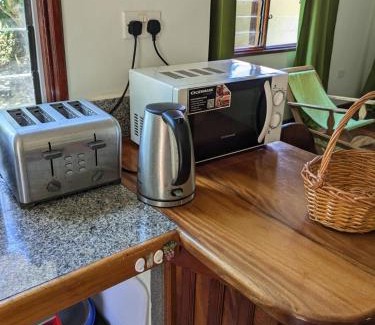La Passe Apartment | La Passe Guesthouse Self Catering Bungalow