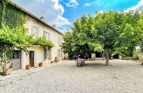 Rochegude Bed & Breakfast | La Pause dans les vignes. near Mont Ventoux, Orange, Vaison and Grignan